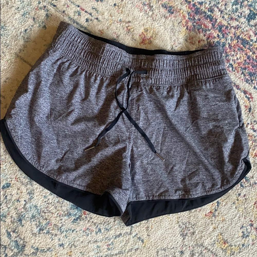 Lululemon shorts size 8
